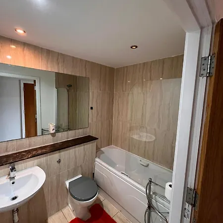 Πανσιόν Superb Double Near Airport *