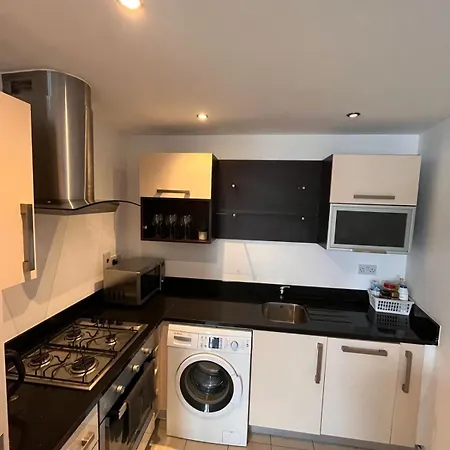 Gasthuis Superb Double Near Airport *