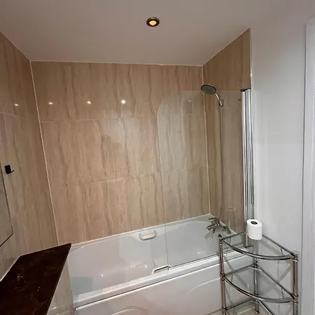 Superb Double Near Airport دبلن